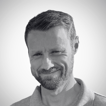Jonas headshot v3 (1)